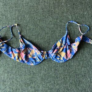 Skatie underwire top. Worn twice. Great condition. 36 DD